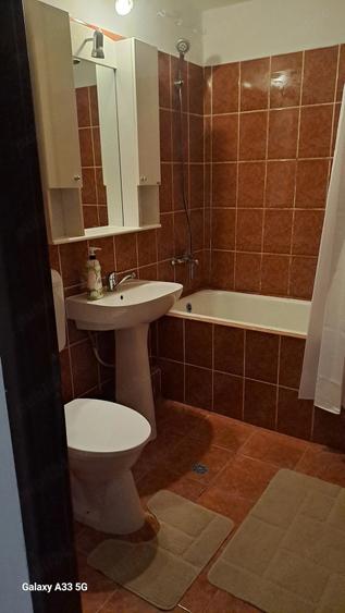 Apartament cu 3 camere decomandat în Iosia