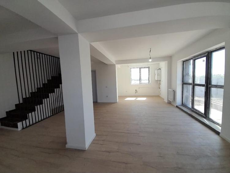 Duplex cu 5 camere cu Canalizare în Dumbrăveni