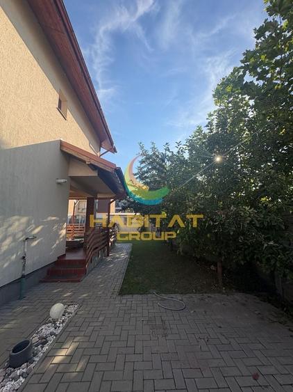 Casă individuală cu 4 camere cu Canalizare în Est