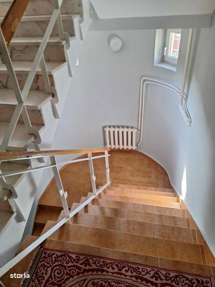 Casă cu 4 camere cu Teren 580 Mp în Central