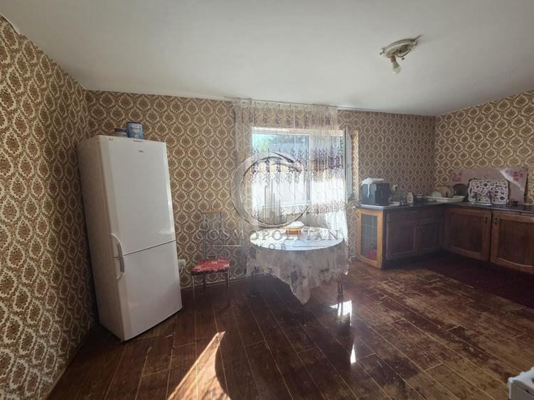 Casă individuală cu 5 camere cu Canalizare în Mărăcineni