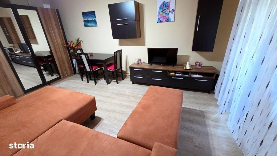Apartament cu 3 camere decomandat în Aradului