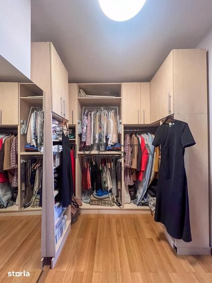 Casă cu 6 camere cu Teren 471 Mp în Central
