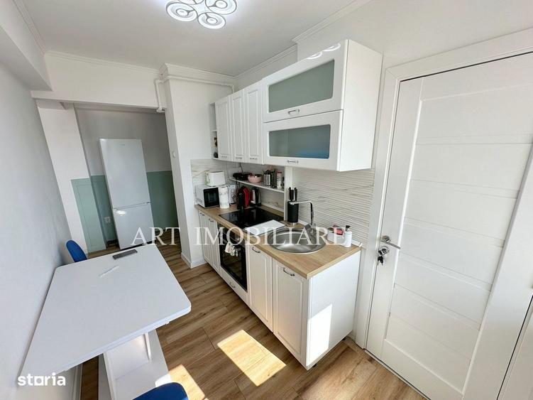 Apartament cu 2 camere semidecomandat, mobilat în Central