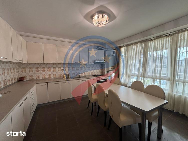 Apartament cu 3 camere, mobilat în Central