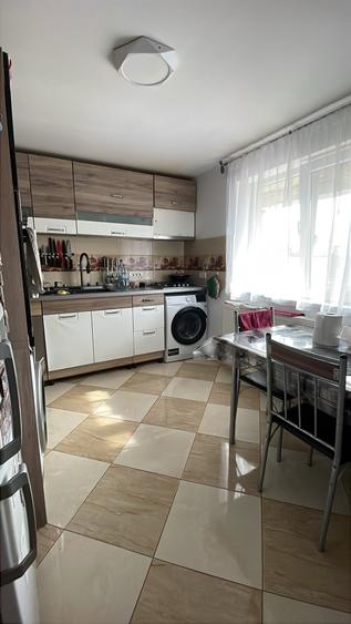 Casă cu 5 camere cu Canalizare în Afumați