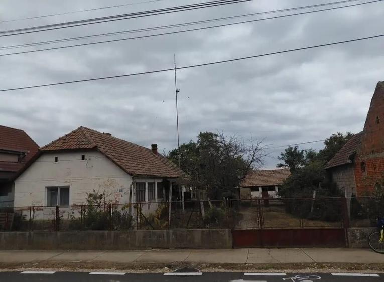 Casă cu 3 camere în Cenei