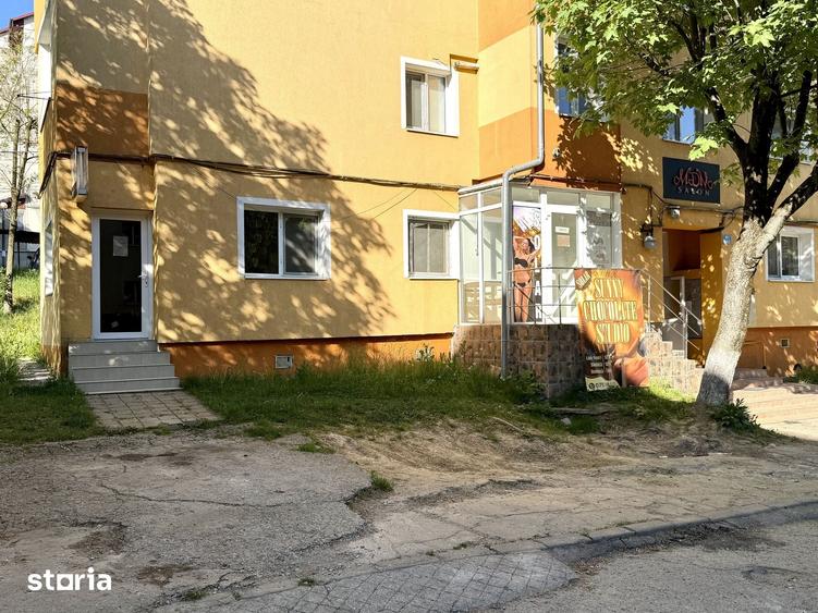 Spațiu comercial, de 75 mp, în Nord