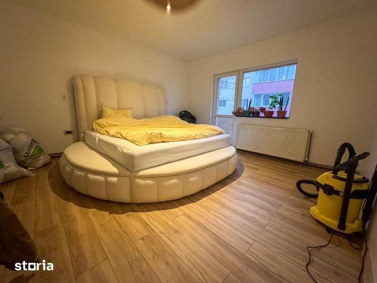 Apartament cu 3 camere decomandat în Zorilor