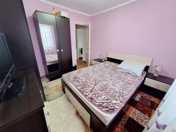Apartament cu 2 camere semidecomandat în Narcisa