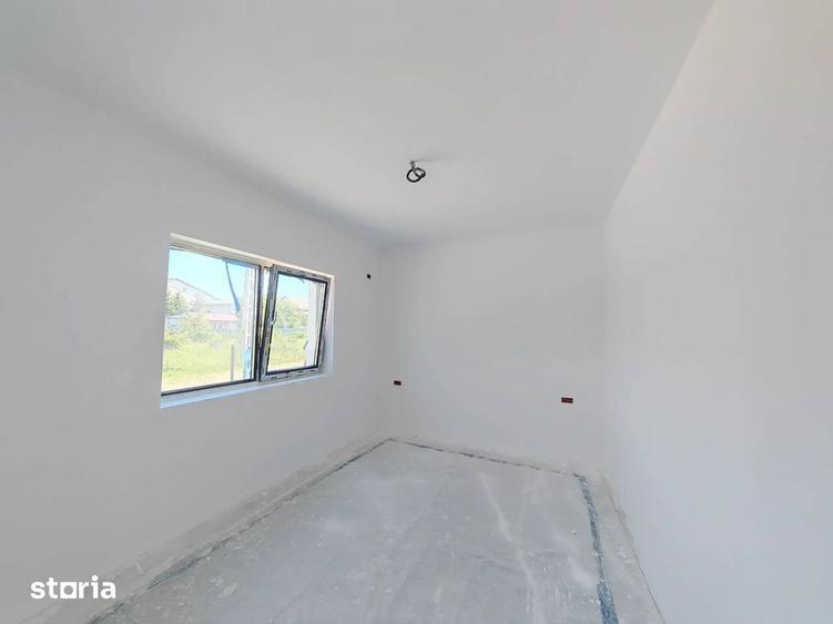Casă cu 4 camere cu Teren 400 Mp în Crevedia