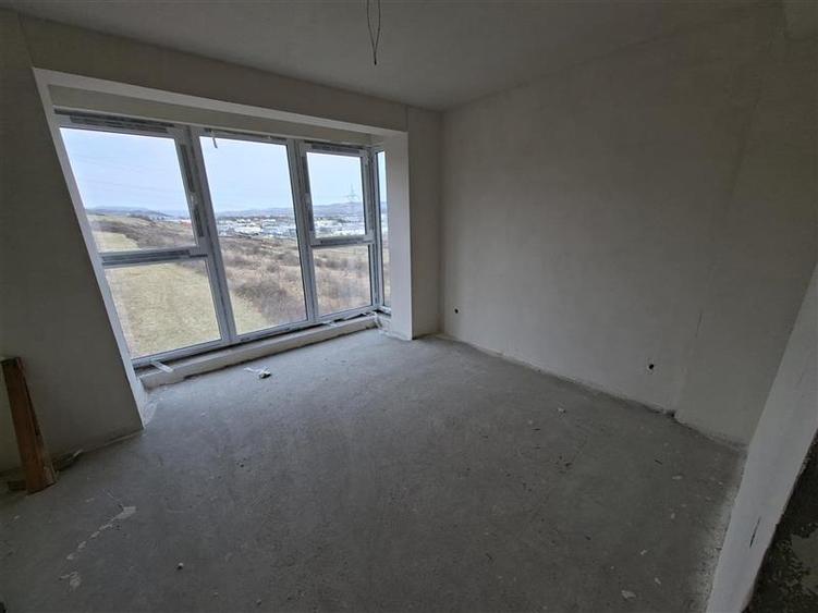 Apartament cu 2 camere semidecomandat în Florești