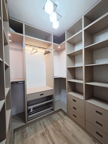 Apartament cu 2 camere decomandat, mobilat în
