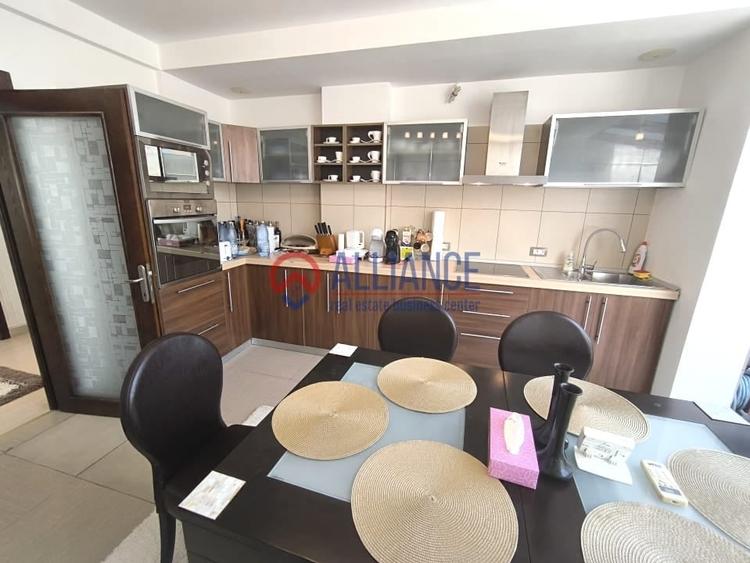 Apartament cu 3 camere decomandat, mobilat în Central
