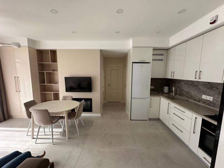 Apartament cu 2 camere decomandat în Florilor — fotografia 3