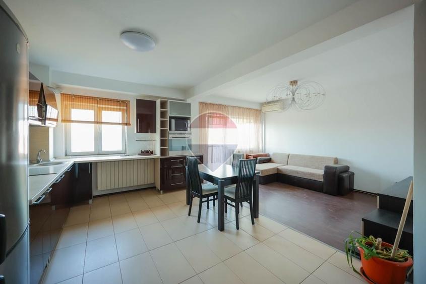 Apartament cu 3 camere decomandat în Rogerius