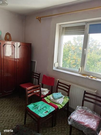 Apartament cu 3 camere semidecomandat în Bălcescu