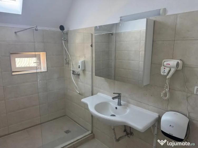 Apartament cu 3 camere decomandat, mobilat în Bartolomeu
