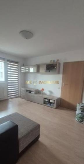 Apartament cu 2 camere decomandat, mobilat în Titan