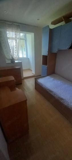Apartament cu 3 camere decomandat în Sud
