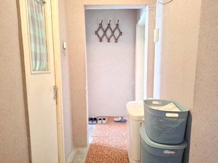 Apartament cu 3 camere semidecomandat în Circumvalațiunii