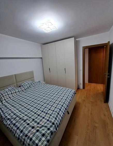 Apartament cu 3 camere decomandat, mobilat în Crângași