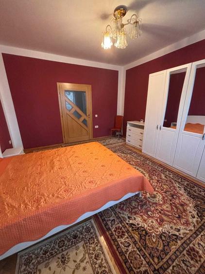 Apartament cu 3 camere semidecomandat în Florilor
