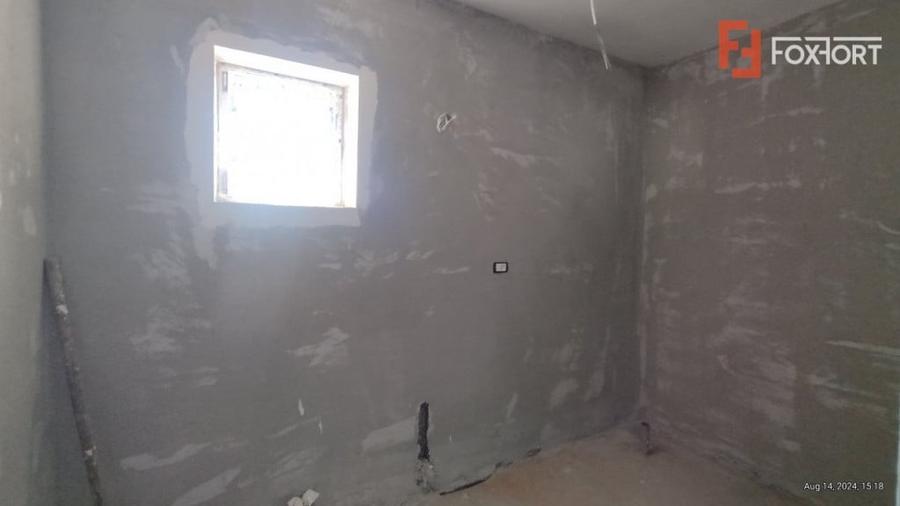 Casă cu 5 camere cu Teren 521 Mp în Utvin