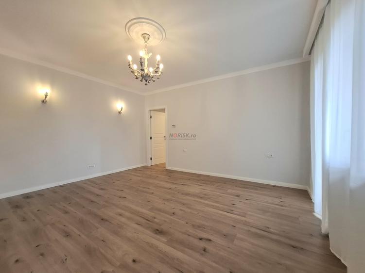 Apartament cu 3 camere semidecomandat, mobilat în P-ța Rosetti