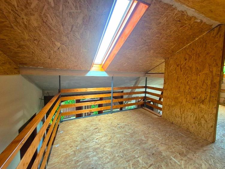 Casă individuală cu 3 camere cu Garaj în Dealu