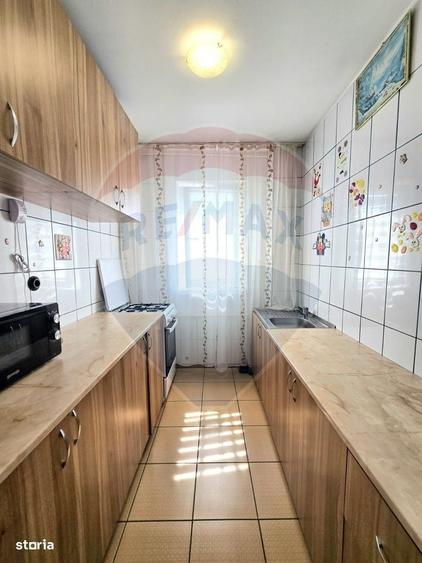 Apartament cu 2 camere semidecomandat în Craiovița Nouă