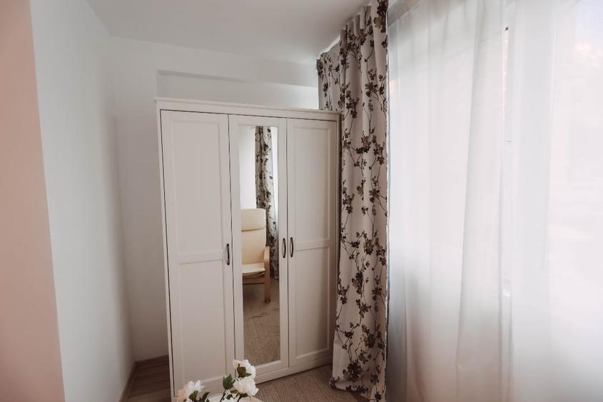 Apartament cu 2 camere semidecomandat, mobilat în Sud-Vest