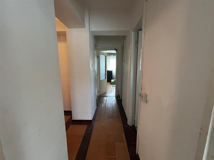 Apartament cu 4 camere decomandat în Central