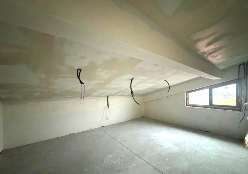 Apartament cu 3 camere decomandat în Băneasa