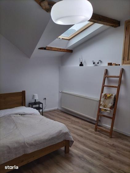 Casă cu 5 camere cu Teren 180 Mp în Schei