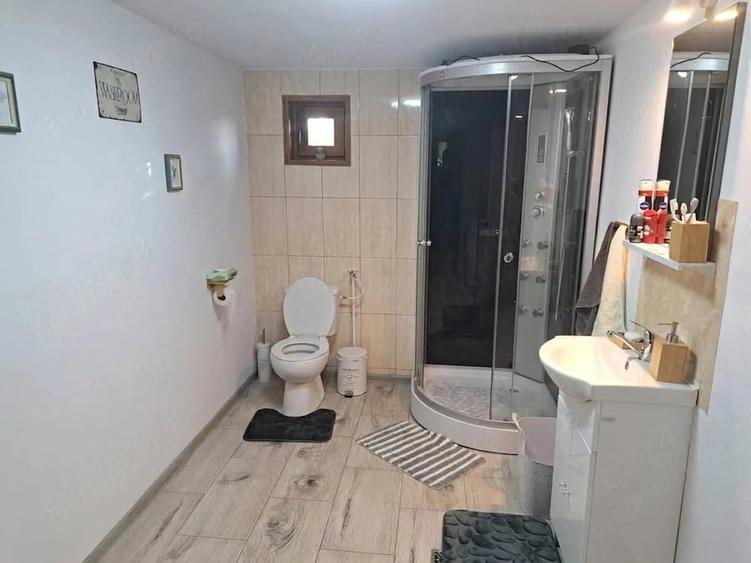 Casă cu 2 camere cu Teren 900 Mp în Preutești