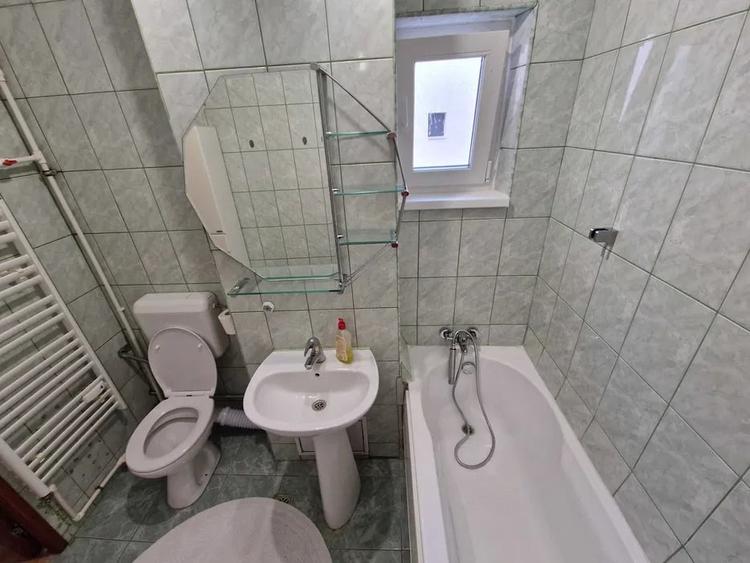 Apartament cu 3 camere decomandat, mobilat în Lujerului