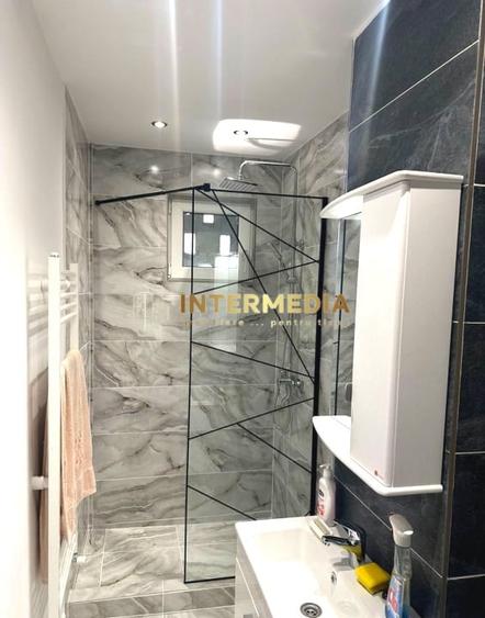 Apartament cu 2 camere semidecomandat, mobilat în Central