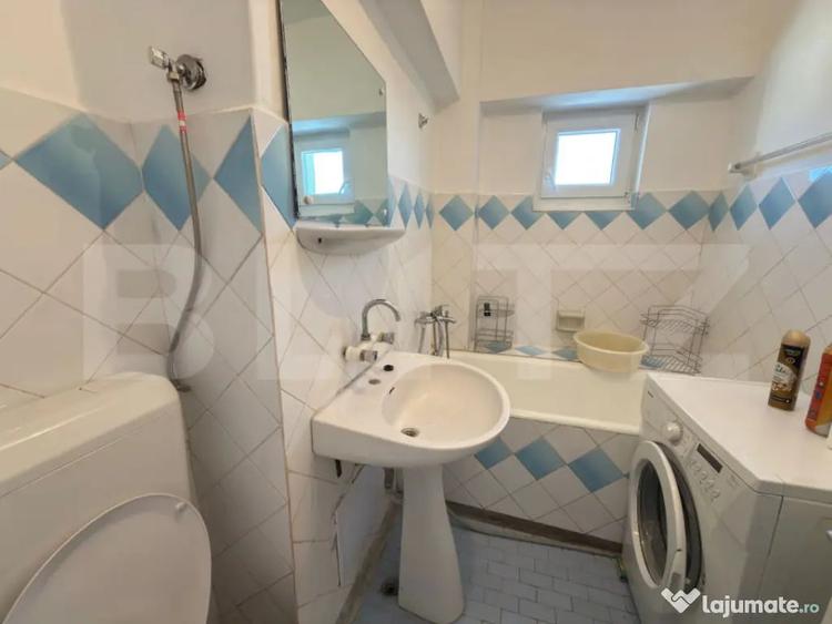 Apartament cu 3 camere decomandat în Carpați 2