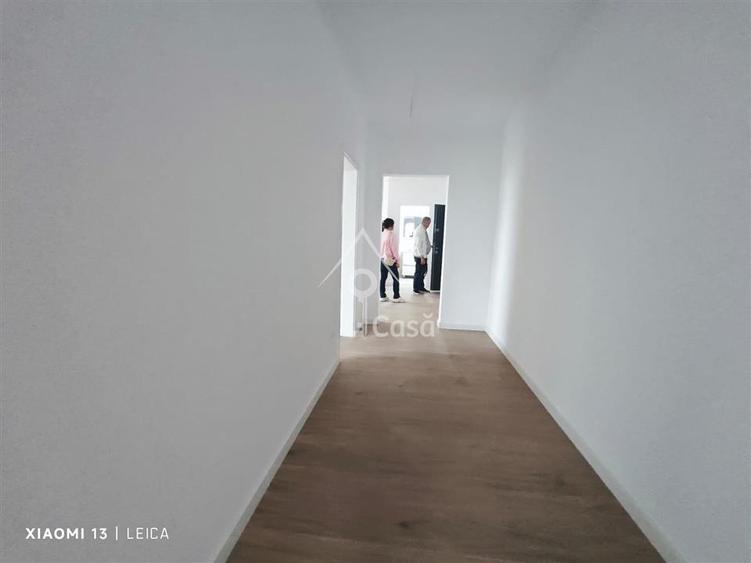 Apartament cu 3 camere decomandat în Berceni