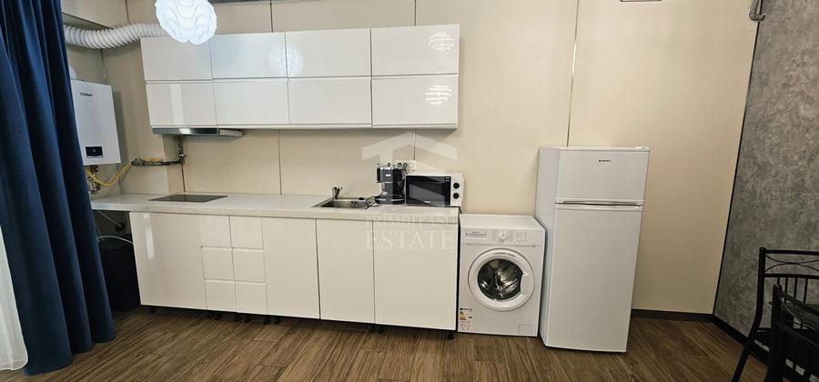 Apartament cu 2 camere semidecomandat, mobilat în Central
