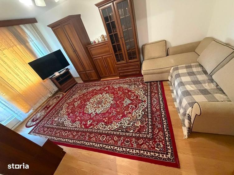 2 cam d 50 mp liber et 2/10 podu ros mob si utilat complet 400 euro - 3