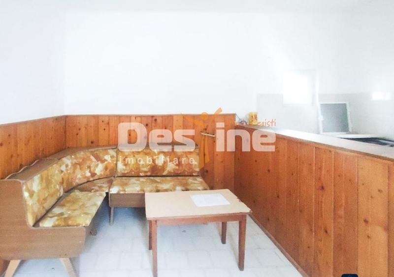 Casă individuală cu 5 camere cu Canalizare în Central