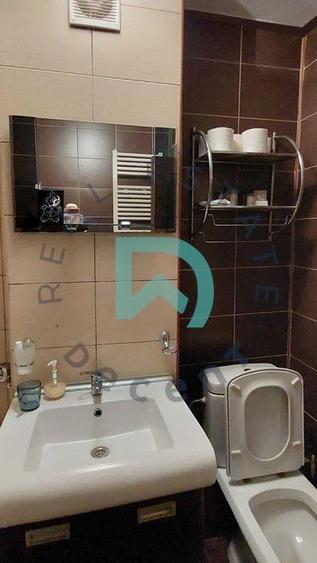 Apartament cu 3 camere decomandat în Calea București