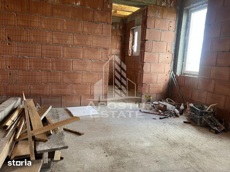 Casă cu 4 camere cu Teren 400 Mp în Orțișoara