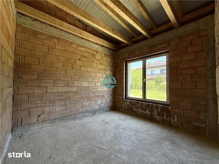 Casă cu 3 camere cu Teren 400 Mp în Corunca