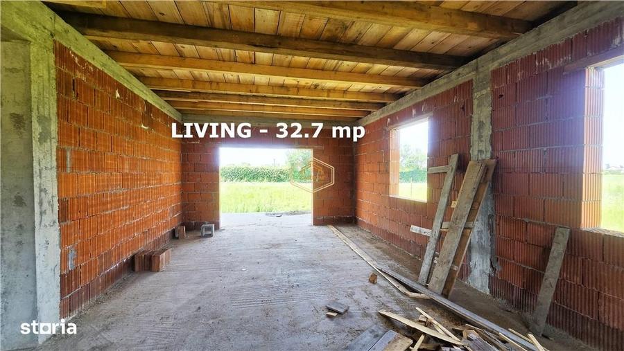Casă cu 4 camere în Bercu Roșu