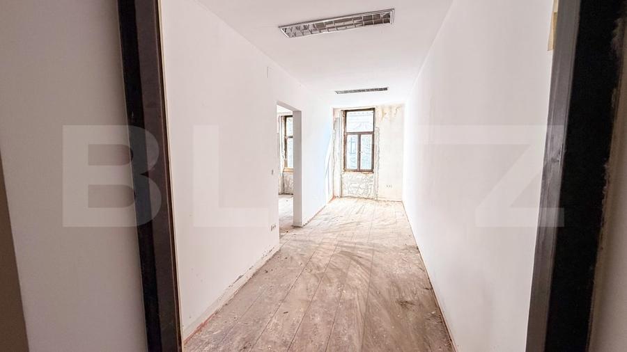 Casă individuală cu 6 camere cu Canalizare în Central