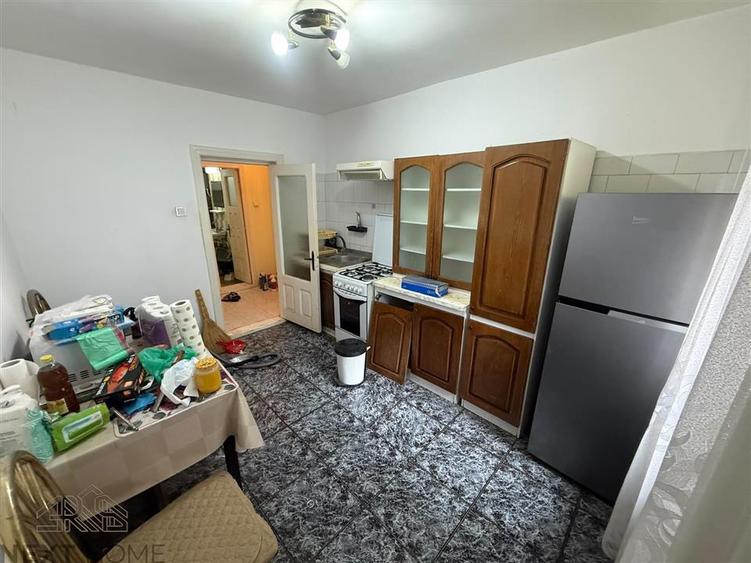 Apartament cu 4 camere decomandat în Brăilei