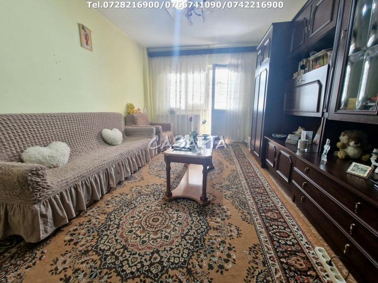 Apartament cu 3 camere decomandat, mobilat în Central